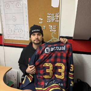 Maillots Cabane à sucre signés - 33 signé par toute l'équipe